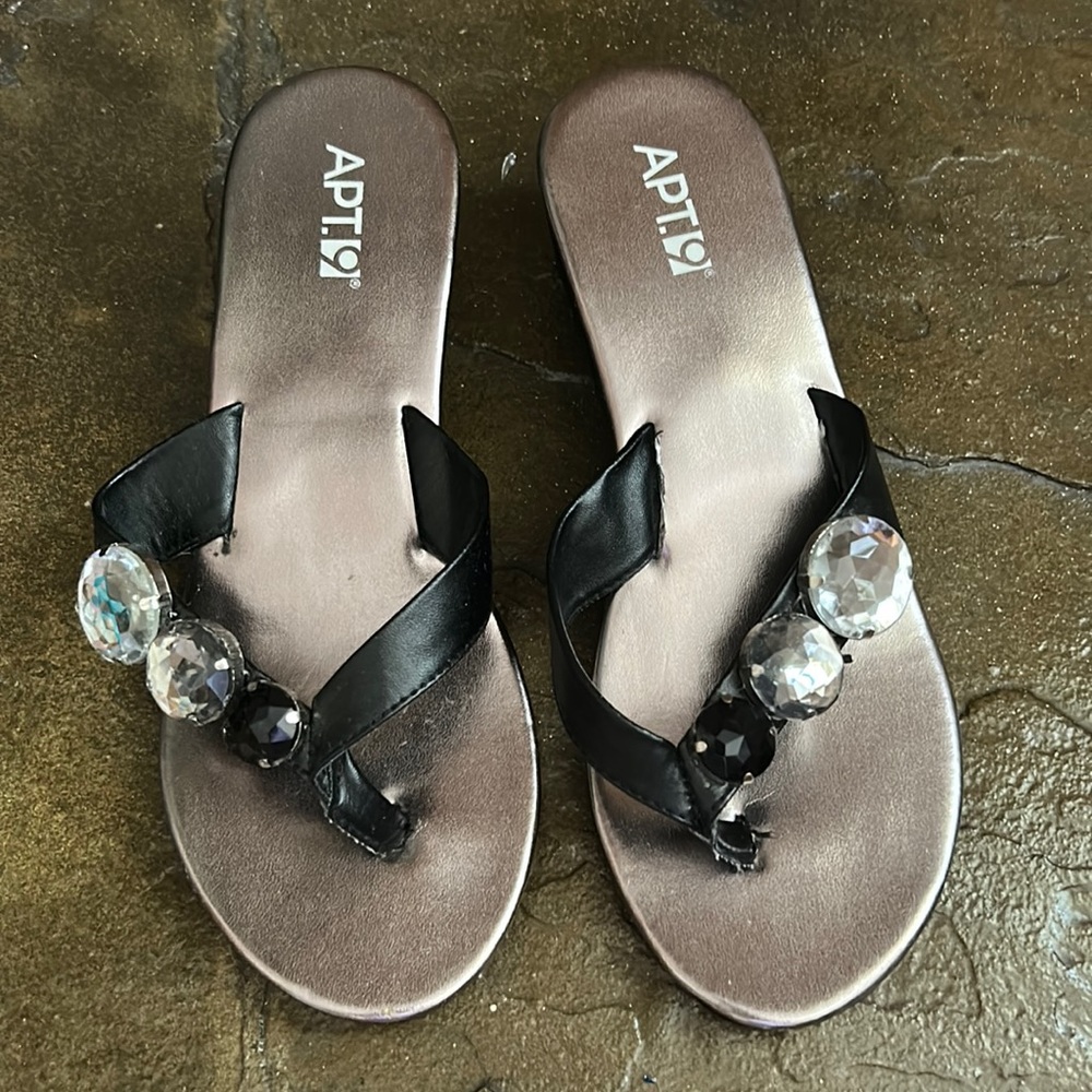 Apt9 wedge flip flops